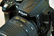 Nikon D5000 12.3 MP Digital SLR Camera - AF-S DX 18-55mm lens